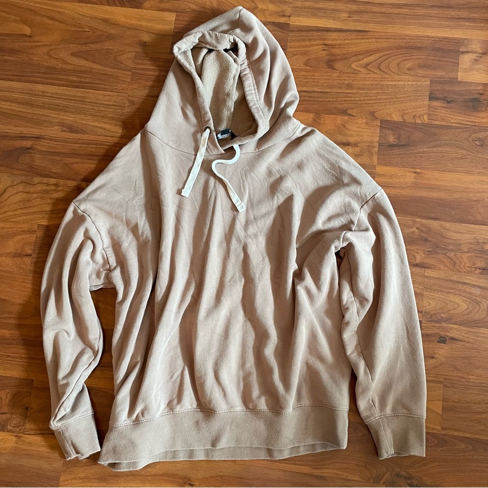 Beige hoodie with white strings